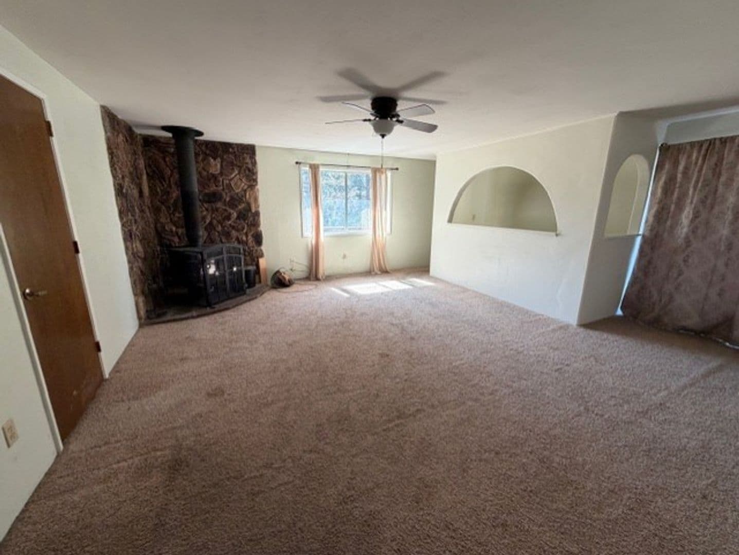 Klamath Falls House: 6724 Beckton