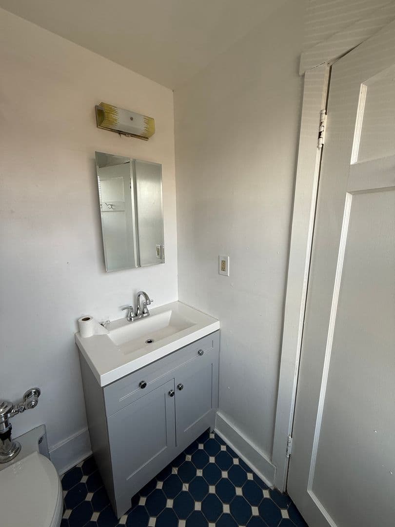 Klamath Falls Apartment: 1111 Main St