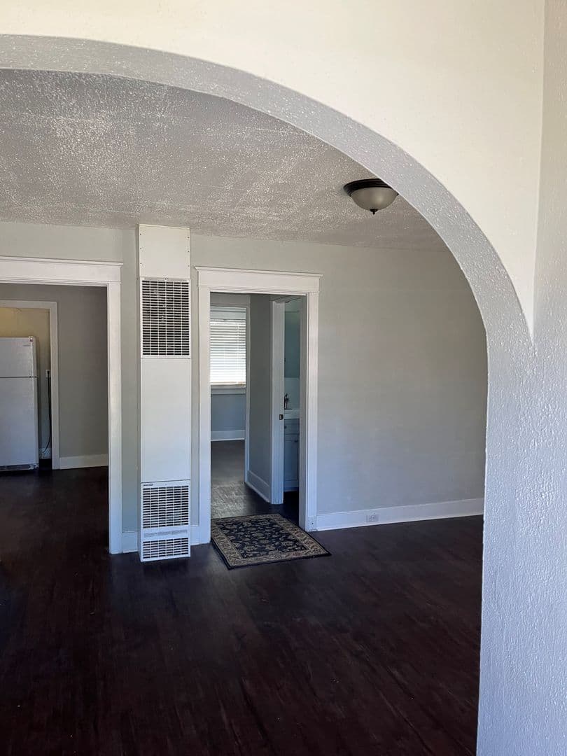 Klamath Falls Apartment: 1826 Oregon Ave