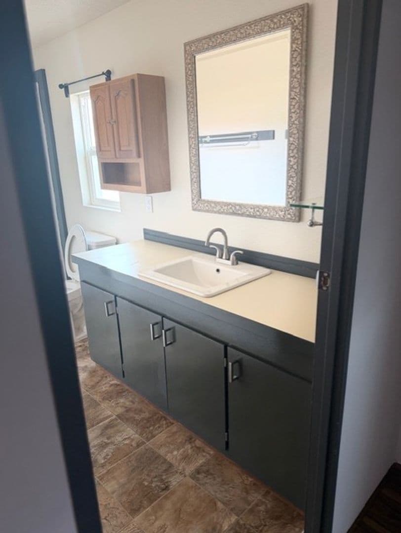 Klamath Falls House: 2346 Frontage Rd.