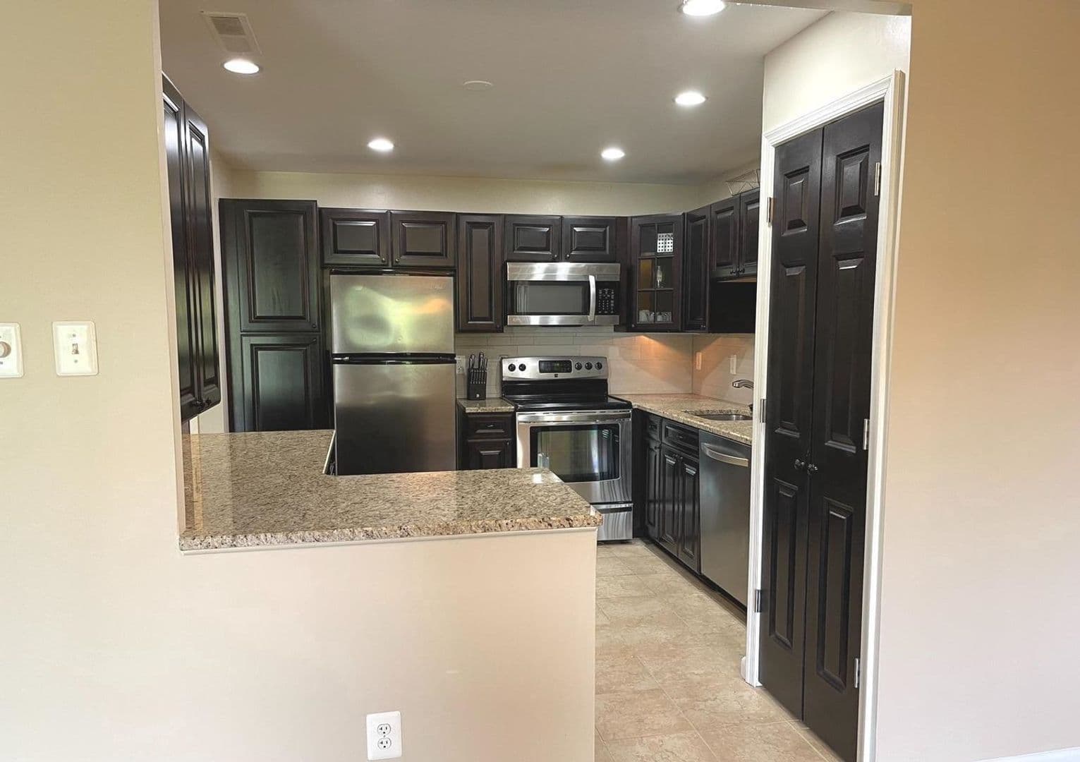 Bethesda Condo: 7425 Democracy Blvd #310