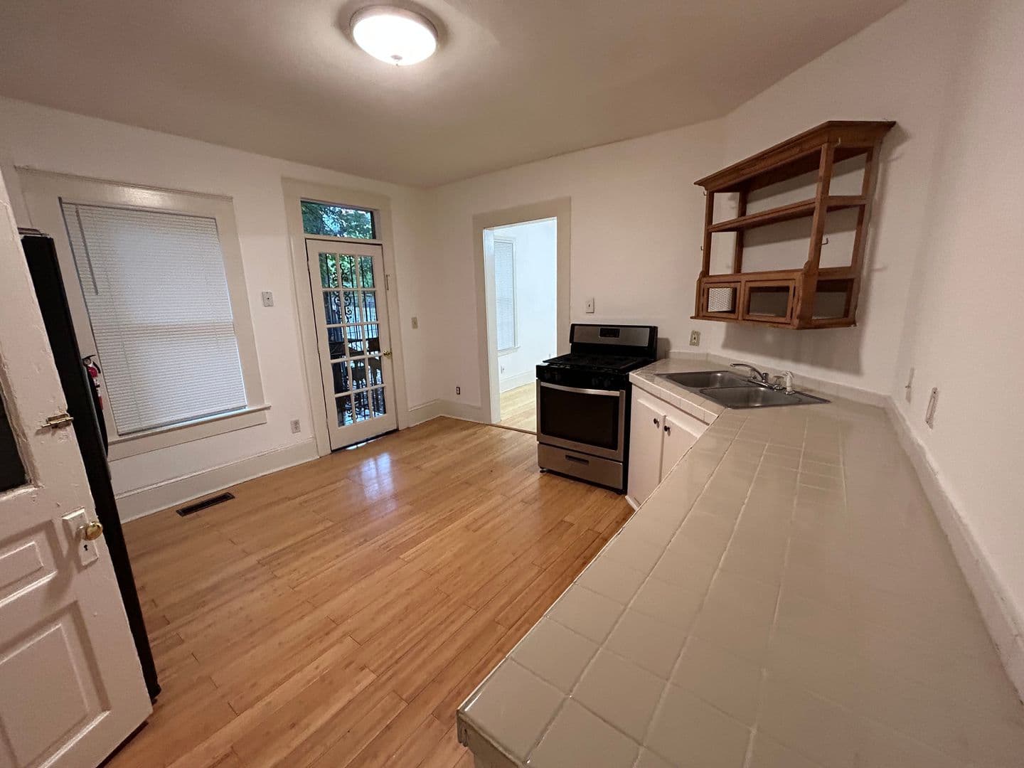Atlanta Apartment: 0, 145, 151, 225 Sampson