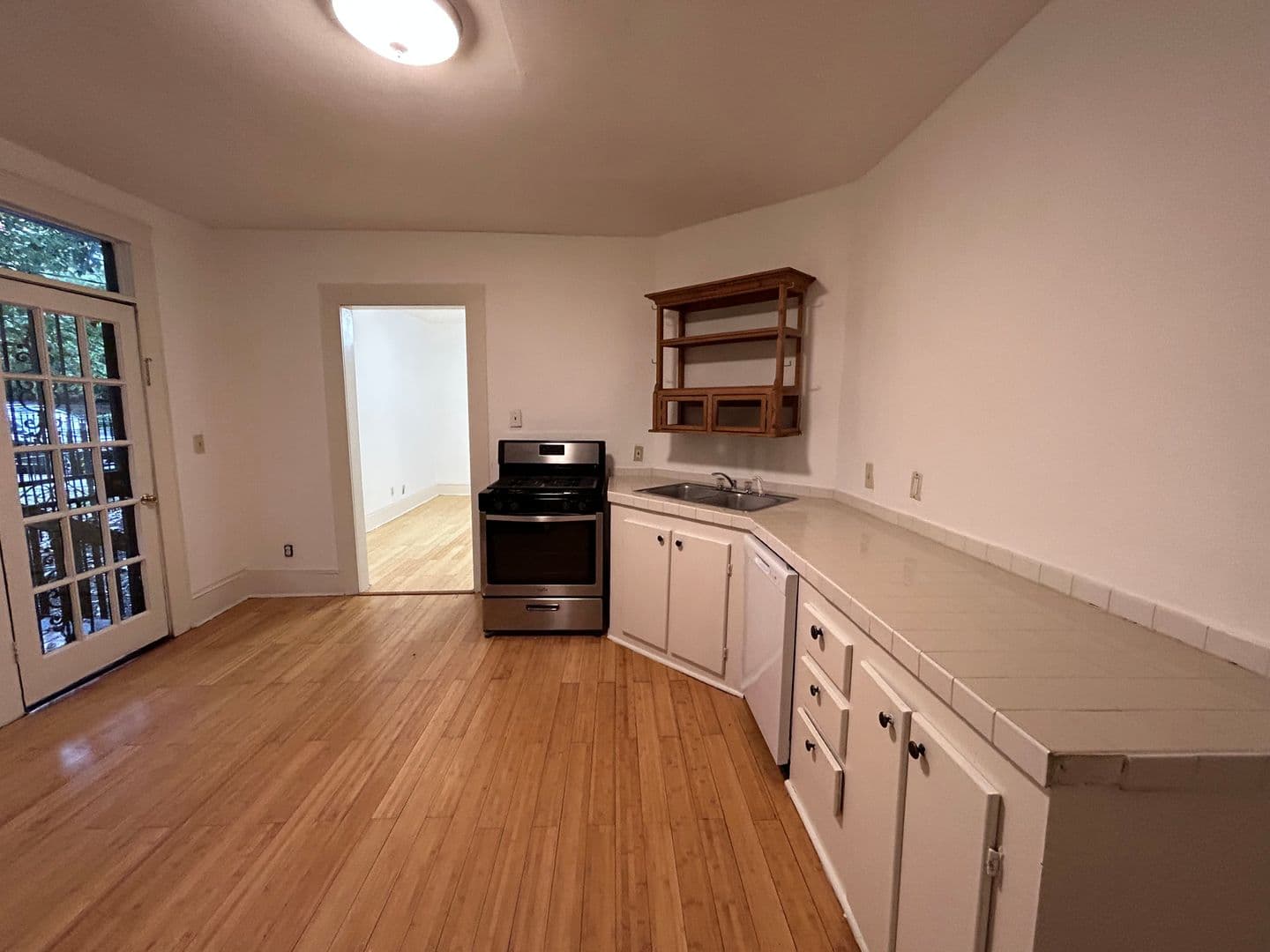 Atlanta Apartment: 0, 145, 151, 225 Sampson