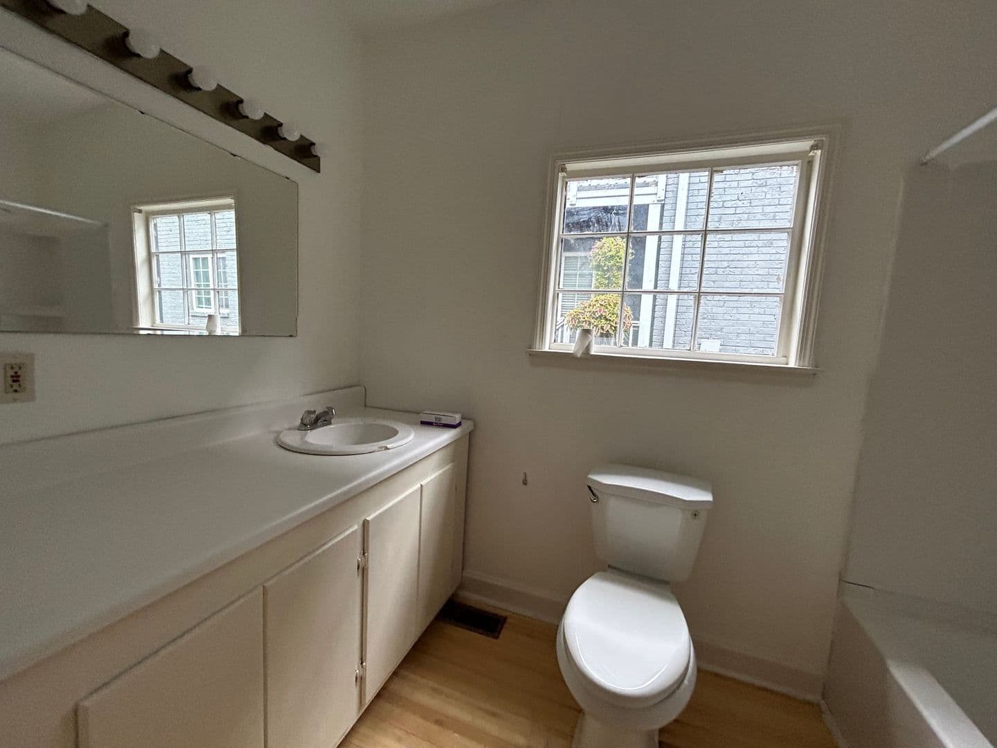 Atlanta Apartment: 0, 145, 151, 225 Sampson