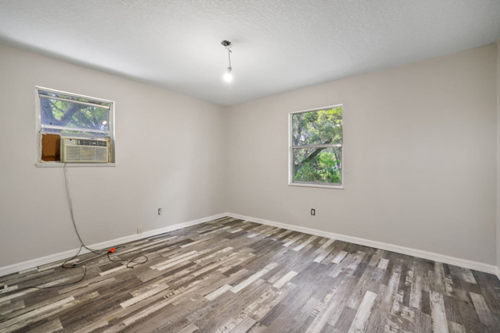 Webster House: 3605 SR 50
