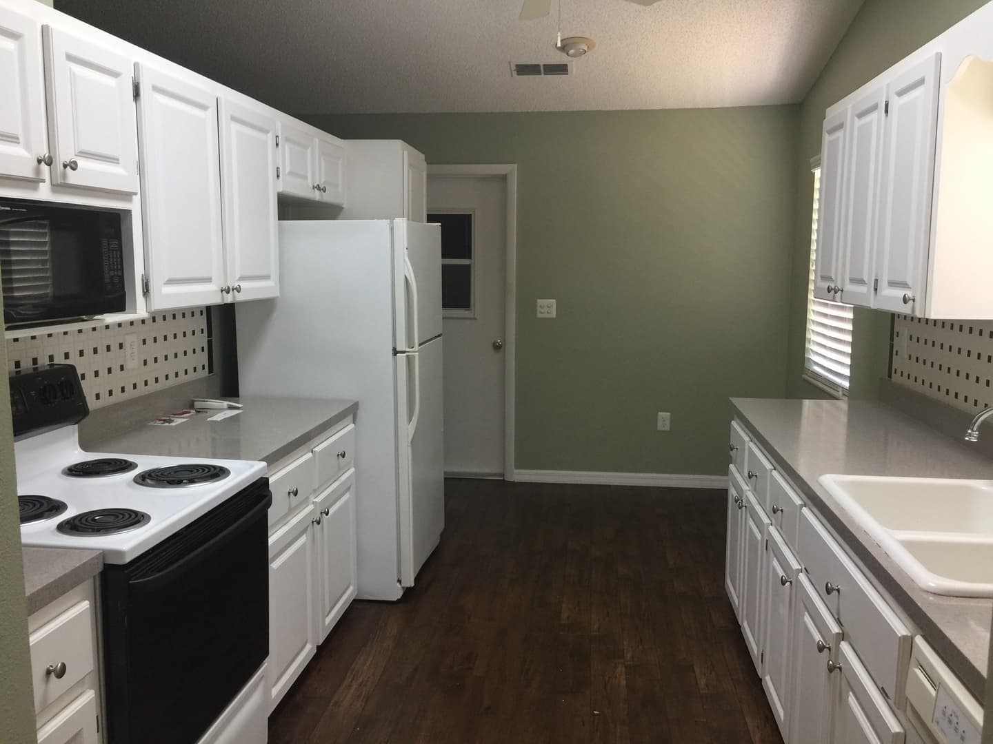 Leesburg House: 1432 New Abbey Avenue