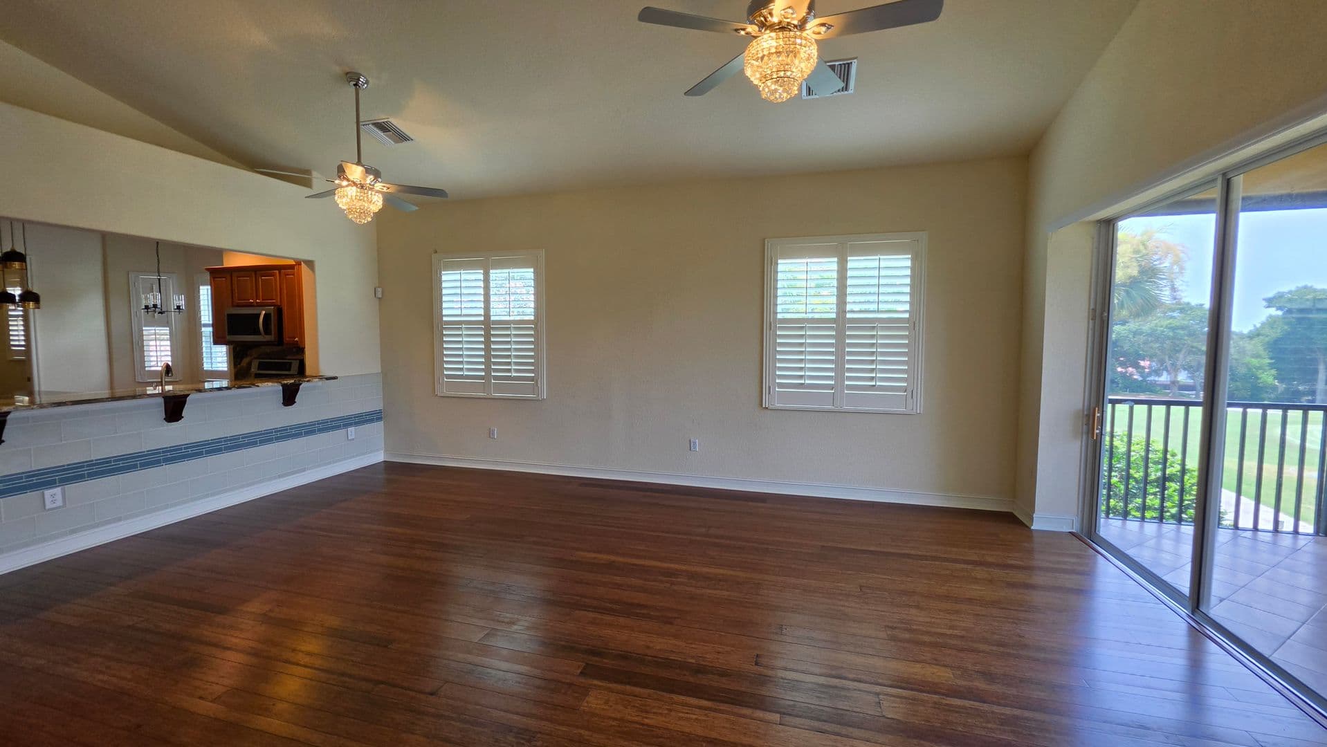 Howey In The Hills House: 33 Camino Real Blvd,