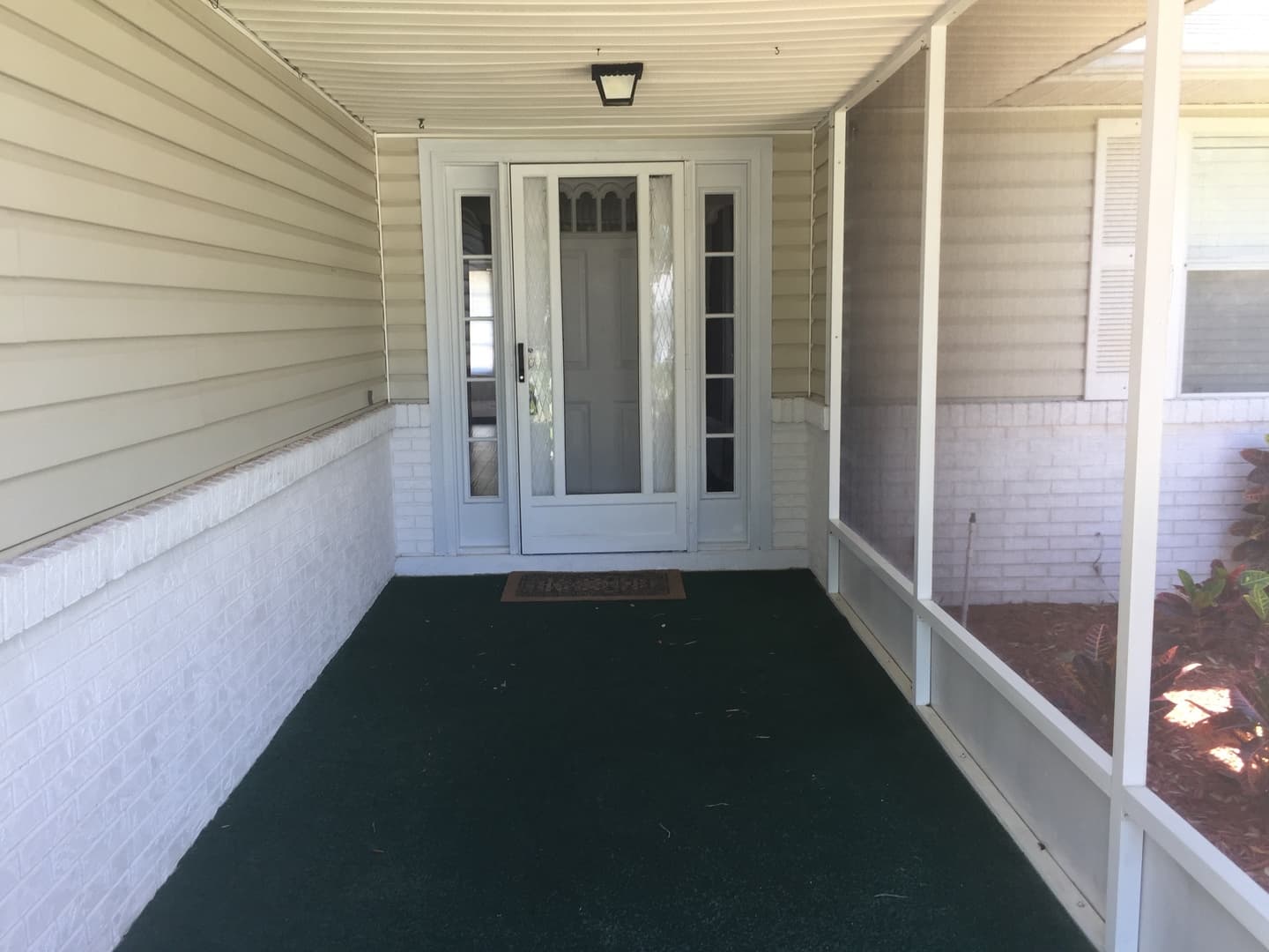 Leesburg House: 1432 New Abbey Avenue