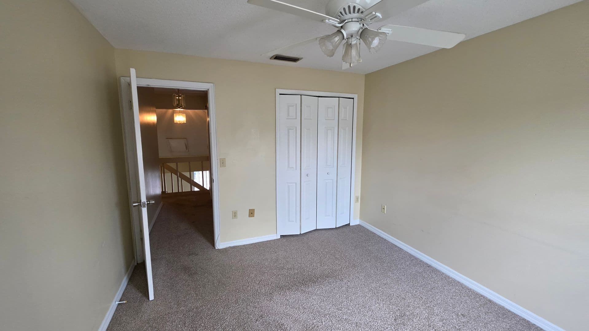 Leesburg House: 611 W Oak Ter