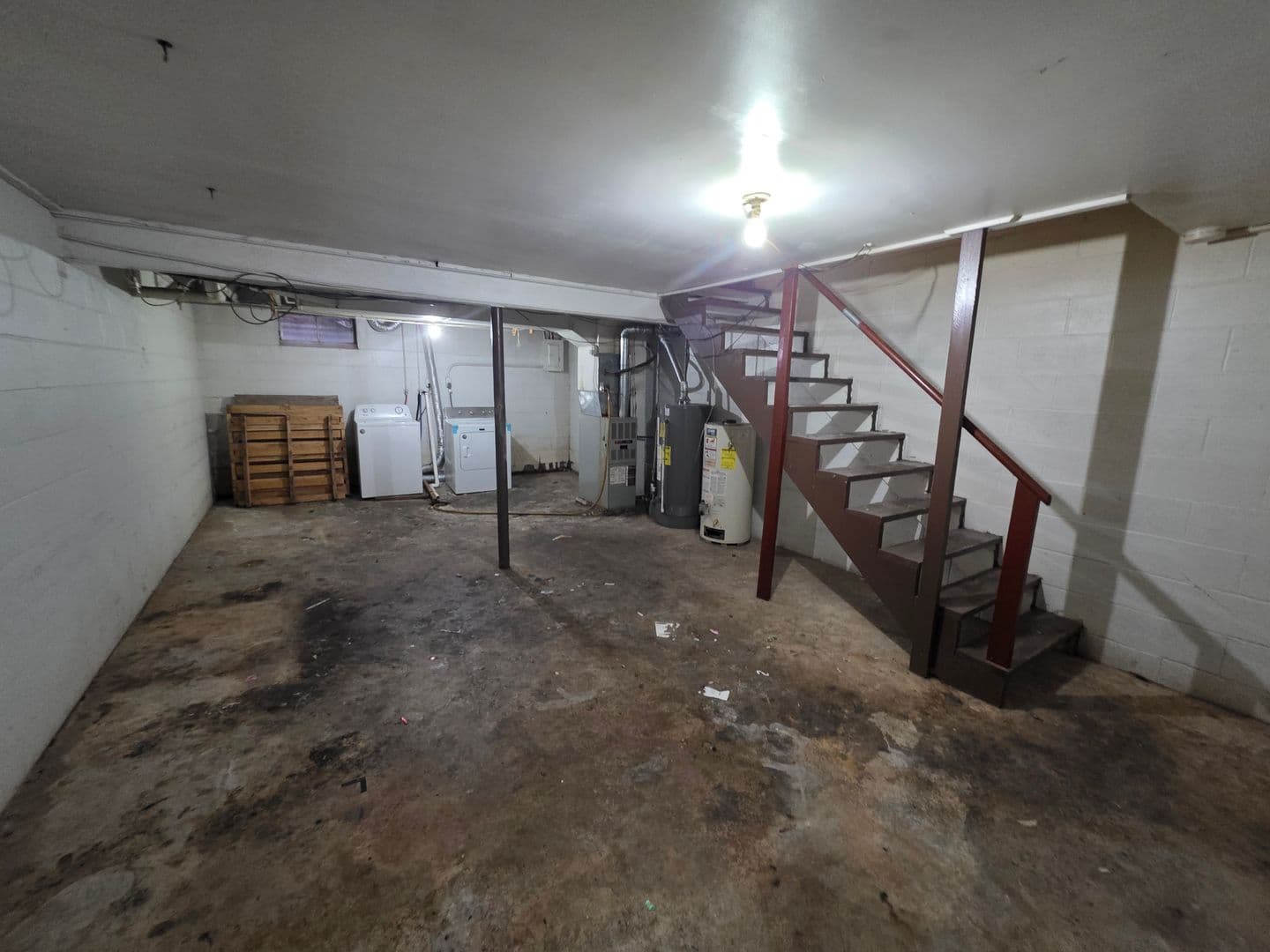 Ottumwa Apartment: 342 E. Park Ave.