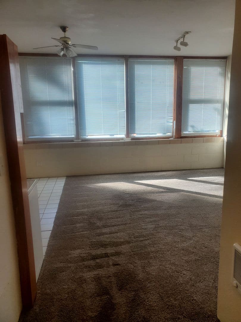 Agency Apartment: 227 W. Wapello St.
