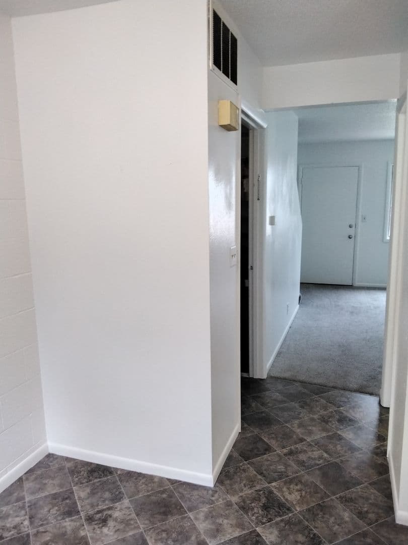 Ottumwa Apartment: 342 E. Park Ave.