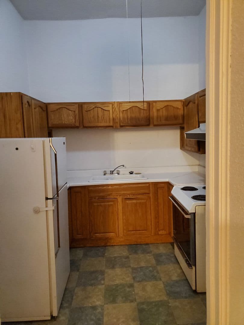 Agency Apartment: 227 W. Wapello St.