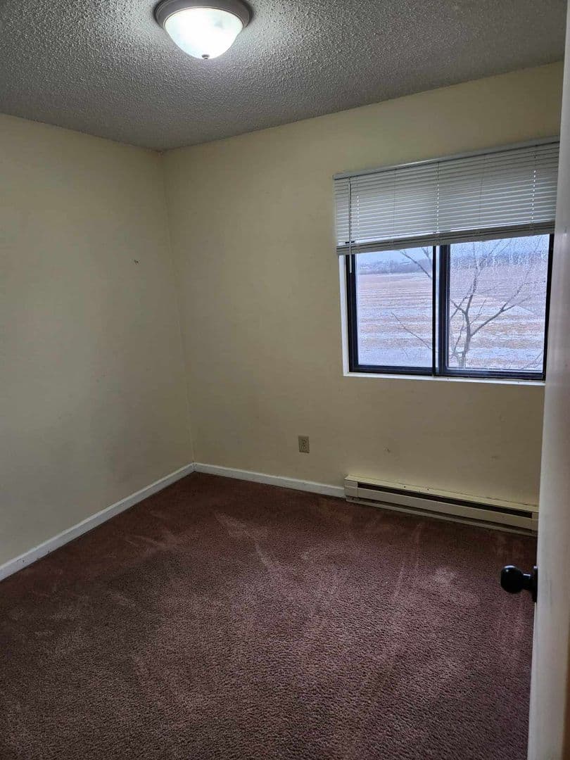 Mt. Pleasant Apartment: 915 W. Hill Ave.