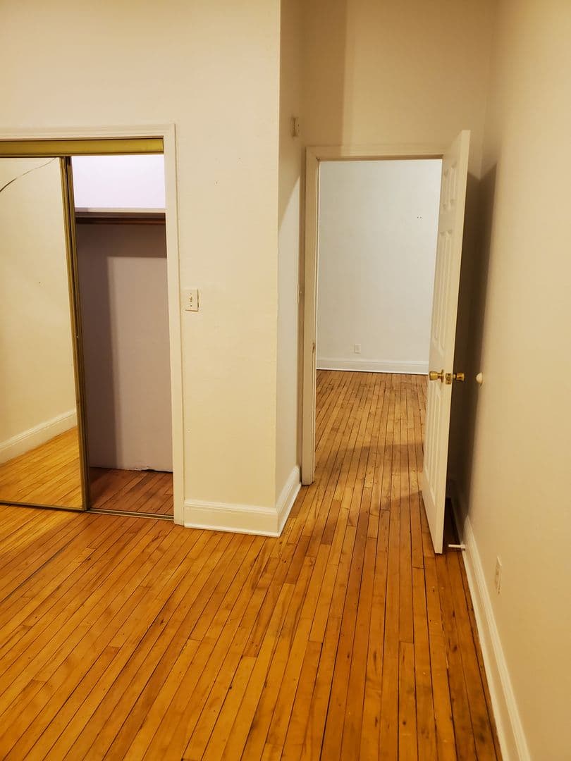 Agency Apartment: 227 W. Wapello St.