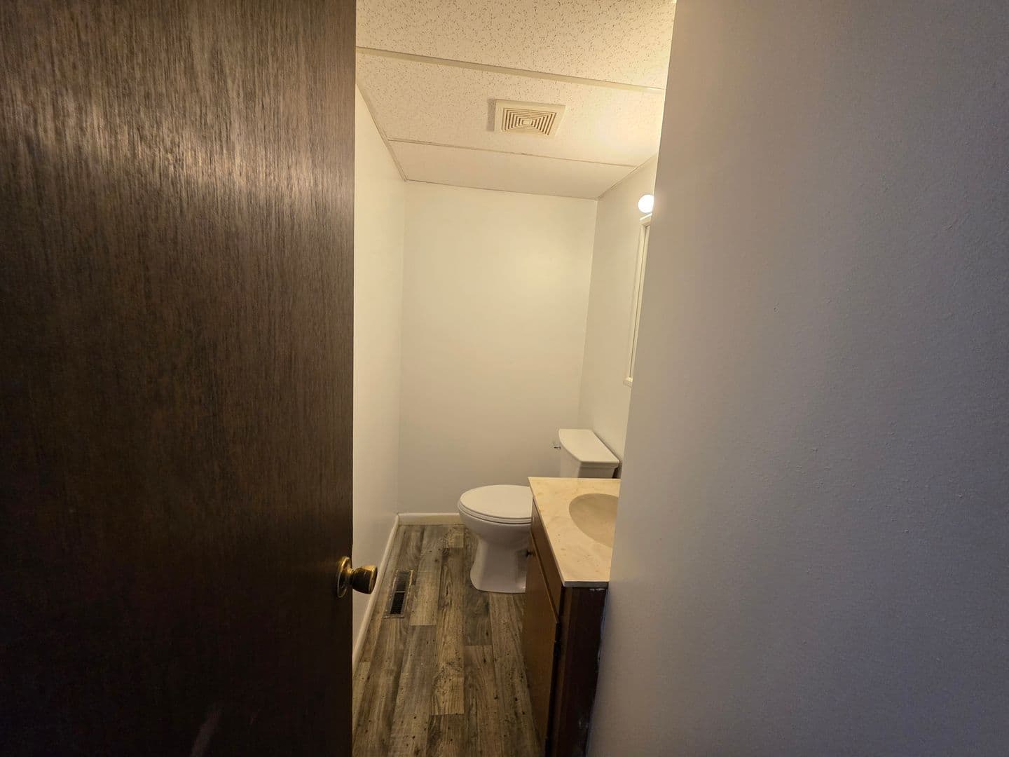 Ottumwa Apartment: 342 E. Park Ave.