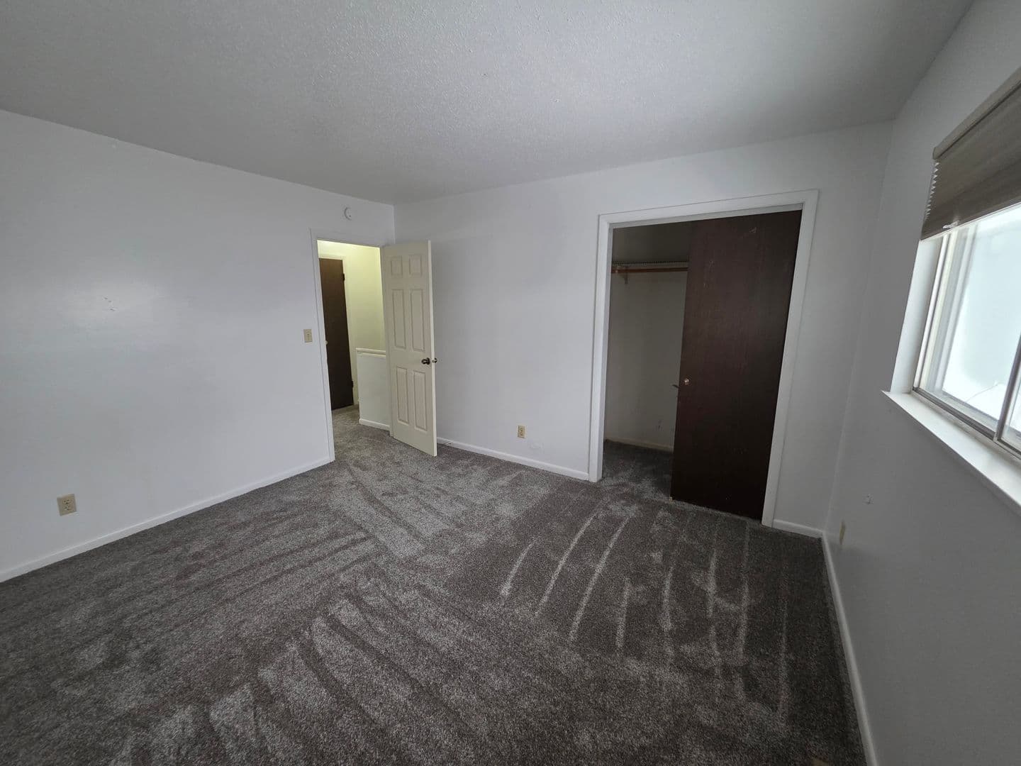 Ottumwa Apartment: 342 E. Park Ave.
