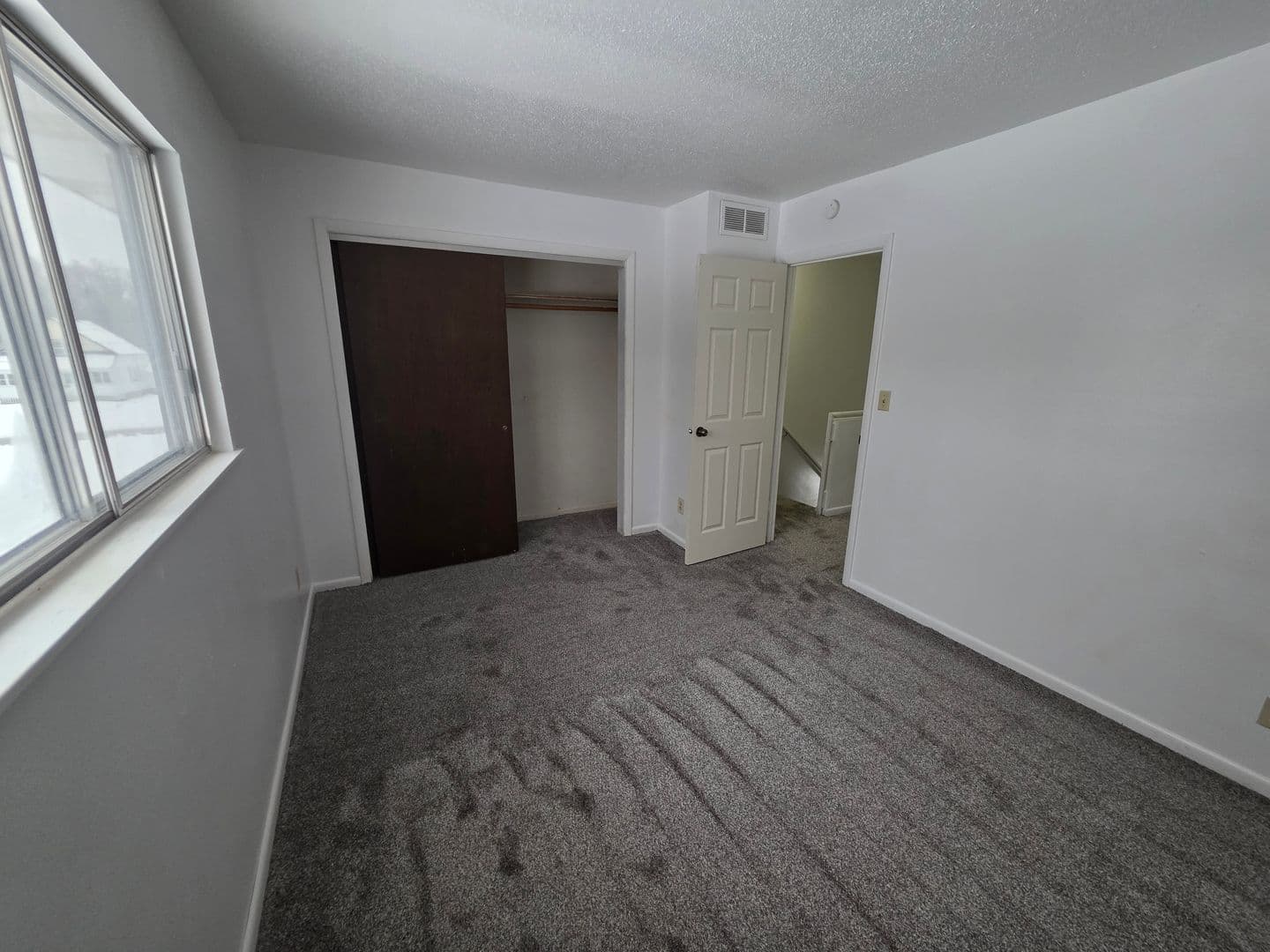 Ottumwa Apartment: 342 E. Park Ave.