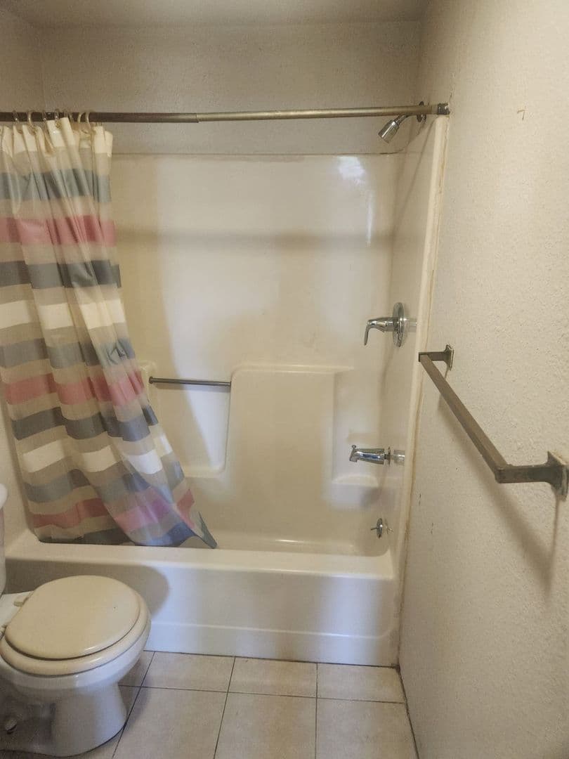 Agency Apartment: 227 W. Wapello St.