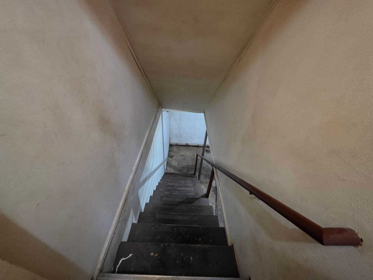 Ottumwa Apartment: 342 E. Park Ave.