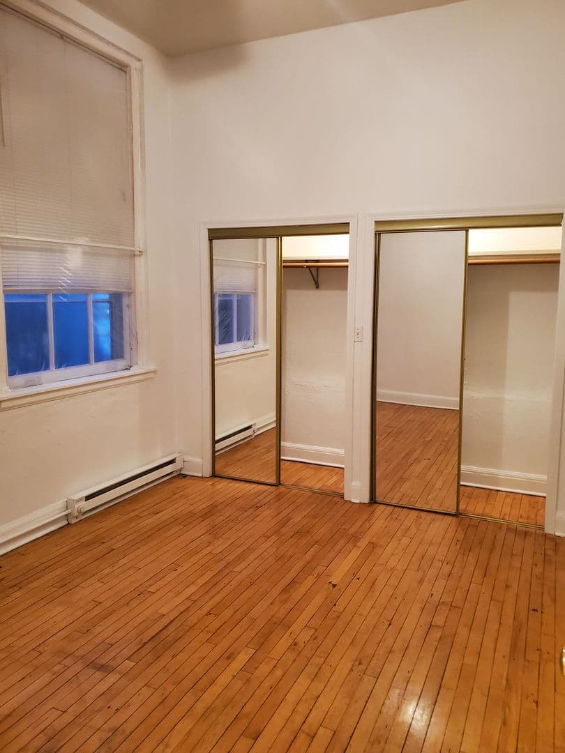 Agency Apartment: 227 W. Wapello St.