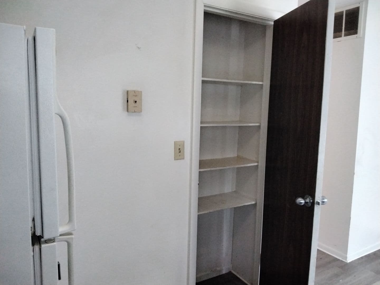 Ottumwa Apartment: 342 E. Park Ave.