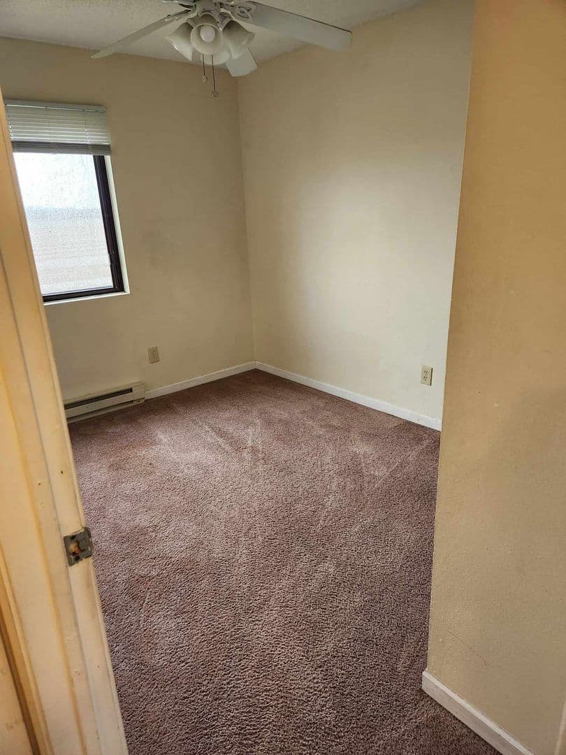 Mt. Pleasant Apartment: 915 W. Hill Ave.