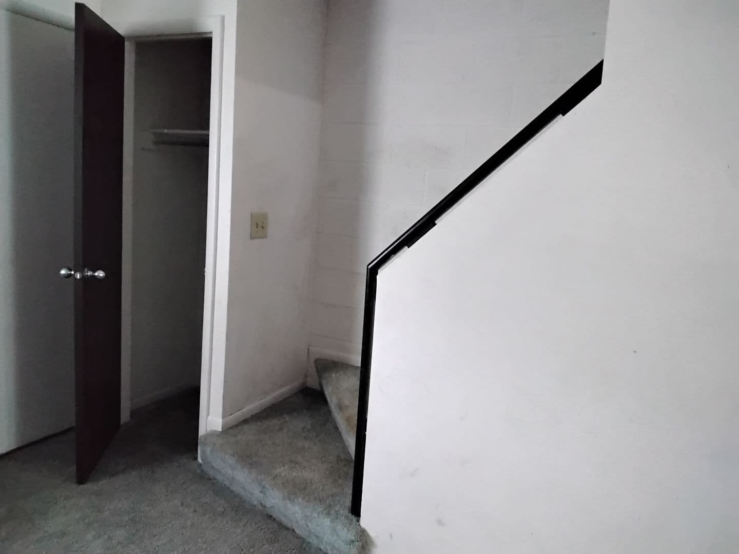 Ottumwa Apartment: 342 E. Park Ave.