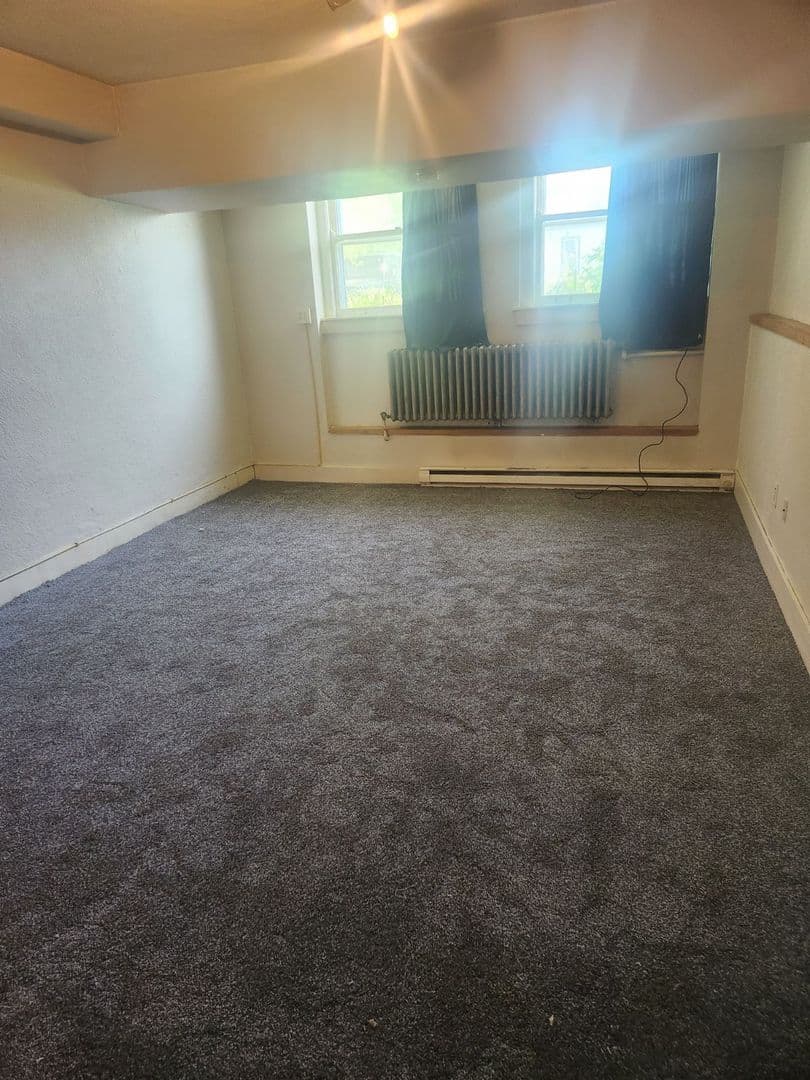 Agency Apartment: 227 W. Wapello St.