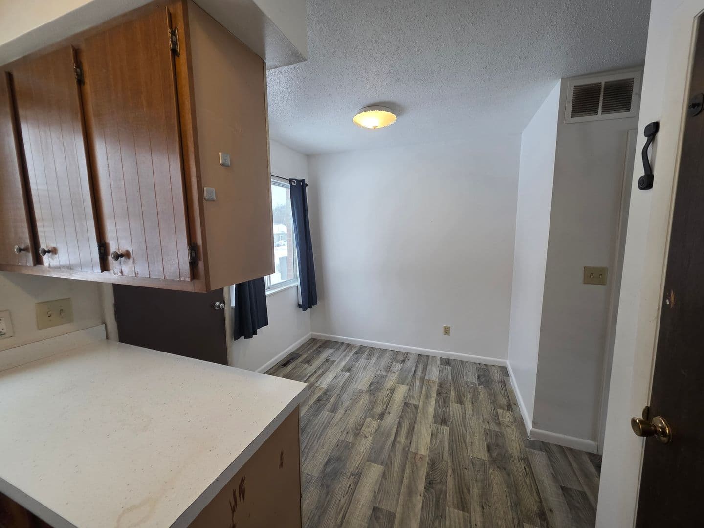 Ottumwa Apartment: 342 E. Park Ave.