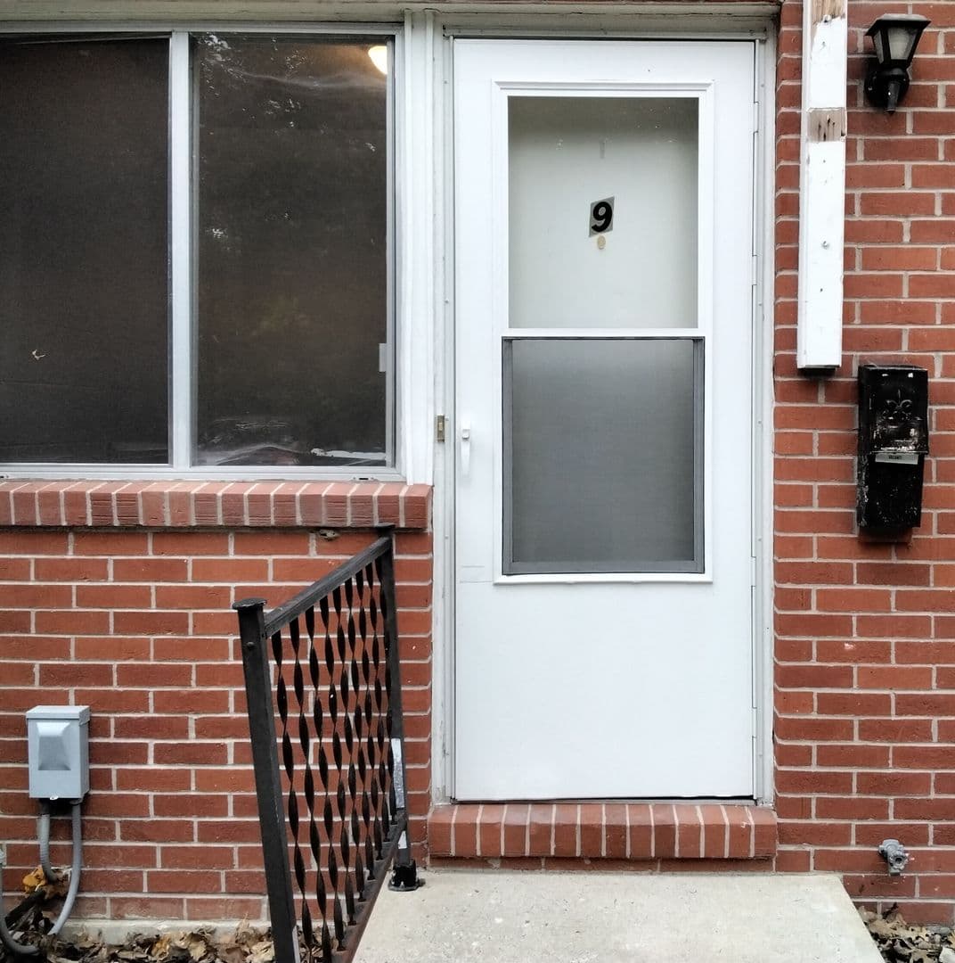 Ottumwa Apartment: 342 E. Park Ave.
