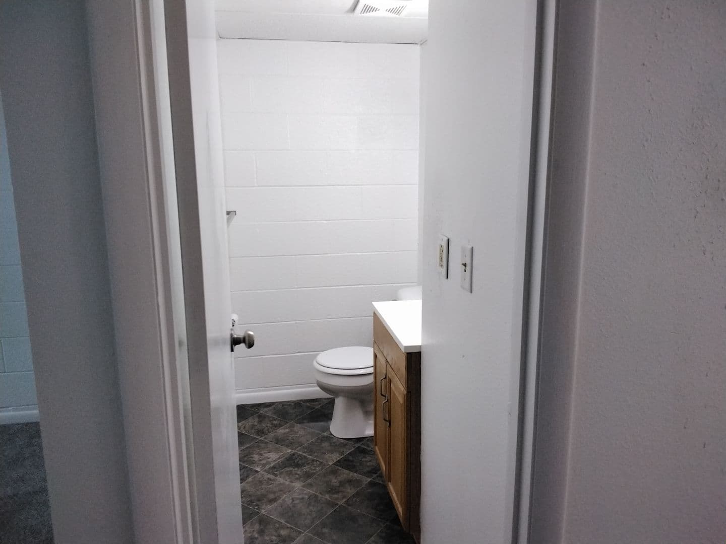 Ottumwa Apartment: 342 E. Park Ave.