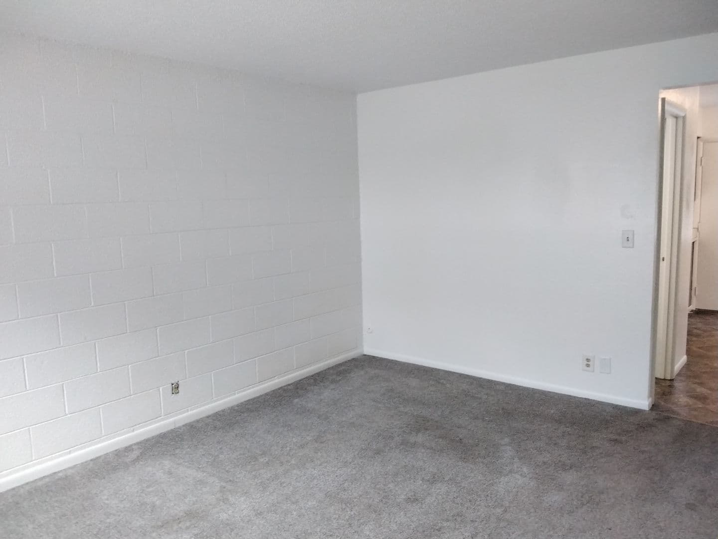 Ottumwa Apartment: 342 E. Park Ave.