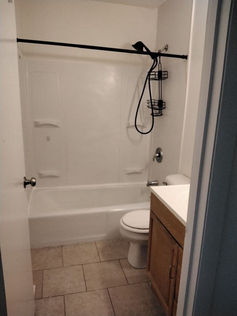 Ottumwa Apartment: 342 E. Park Ave.