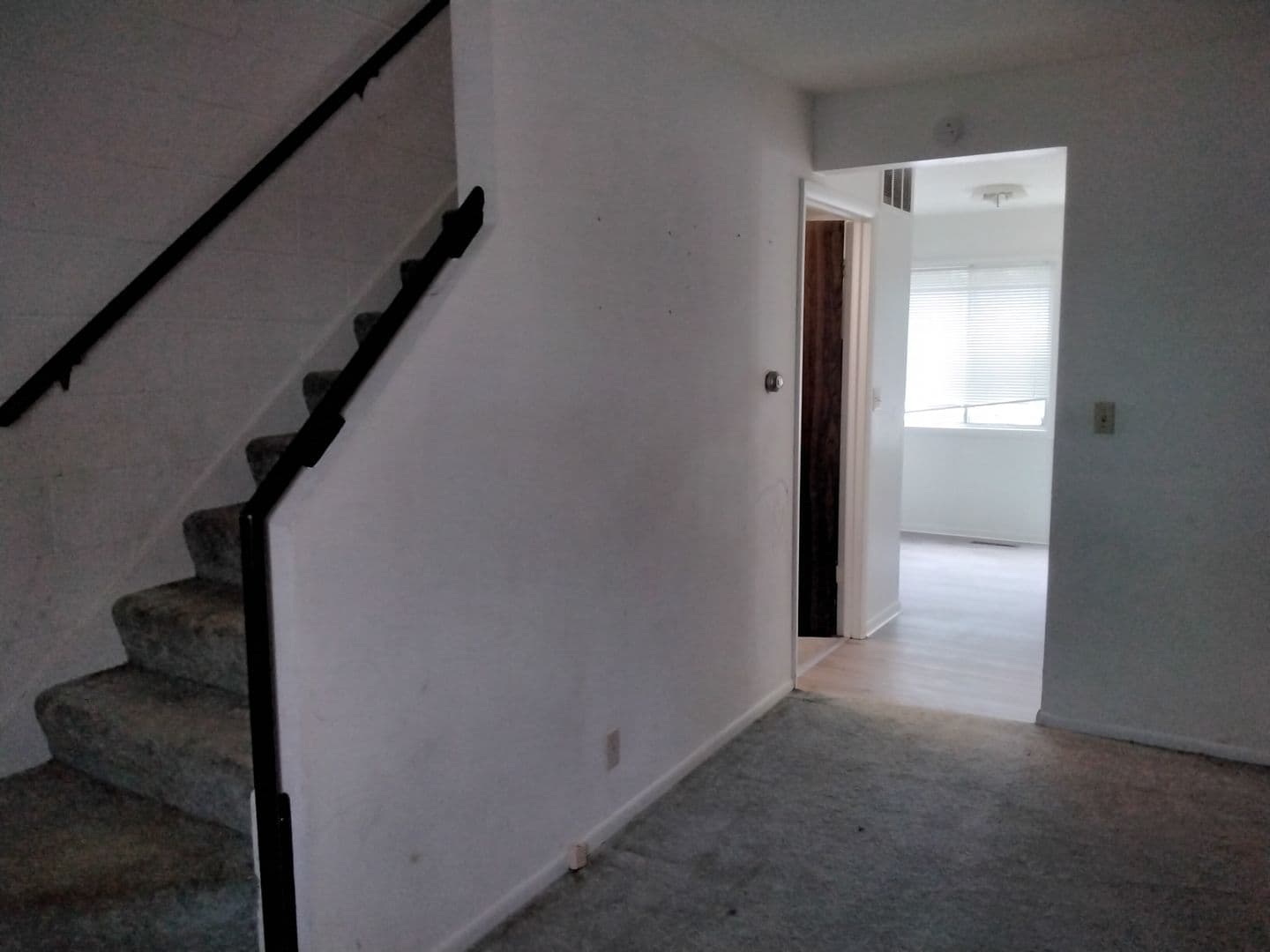 Ottumwa Apartment: 342 E. Park Ave.