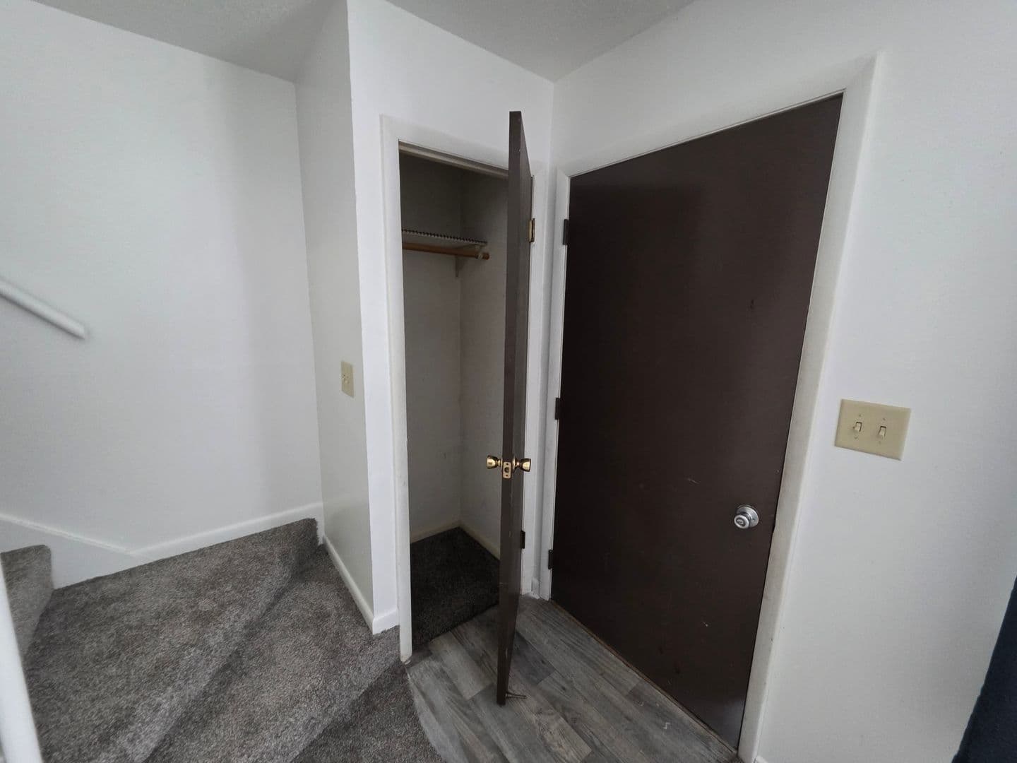 Ottumwa Apartment: 342 E. Park Ave.
