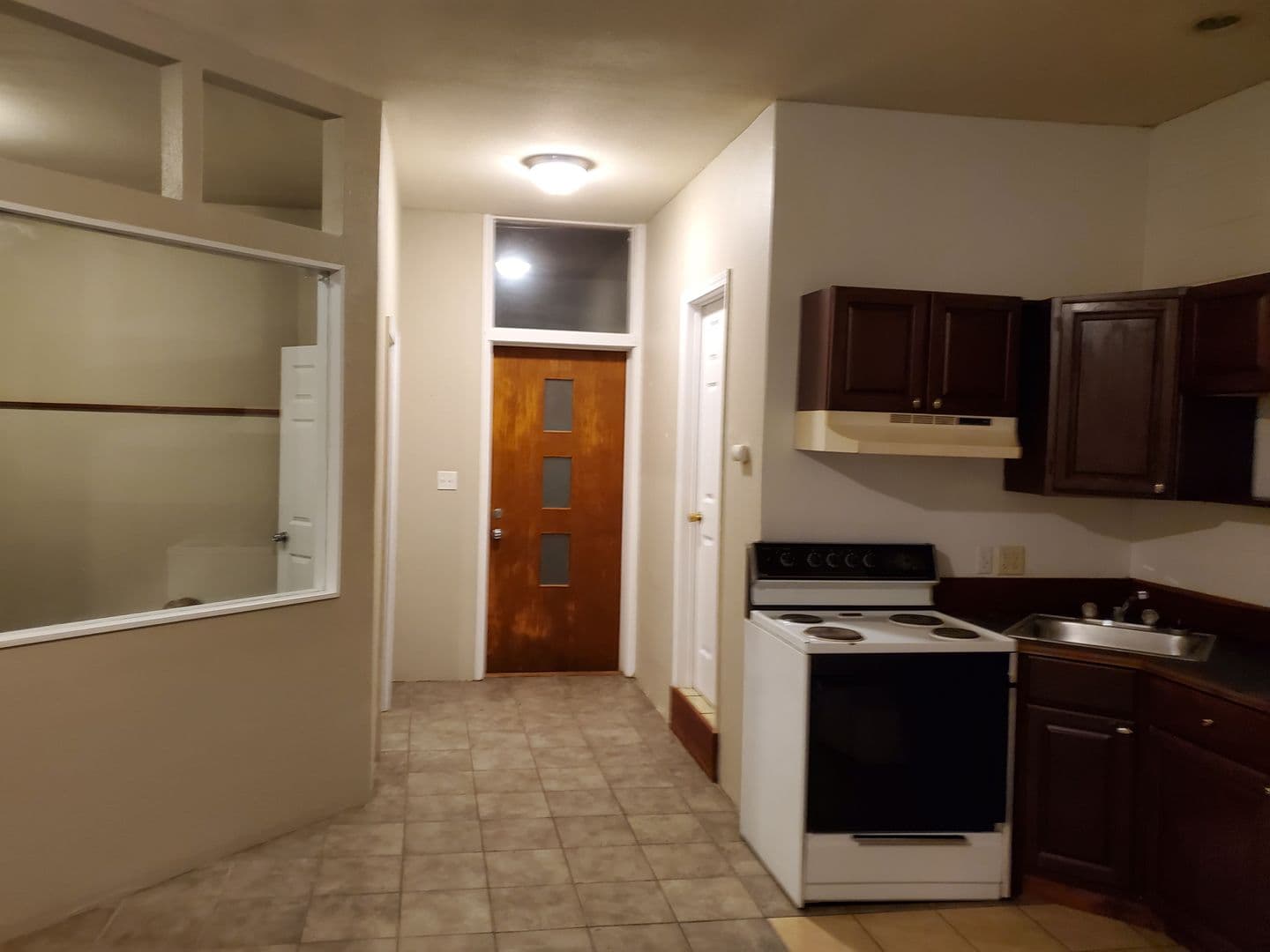 Agency Apartment: 227 W. Wapello St.