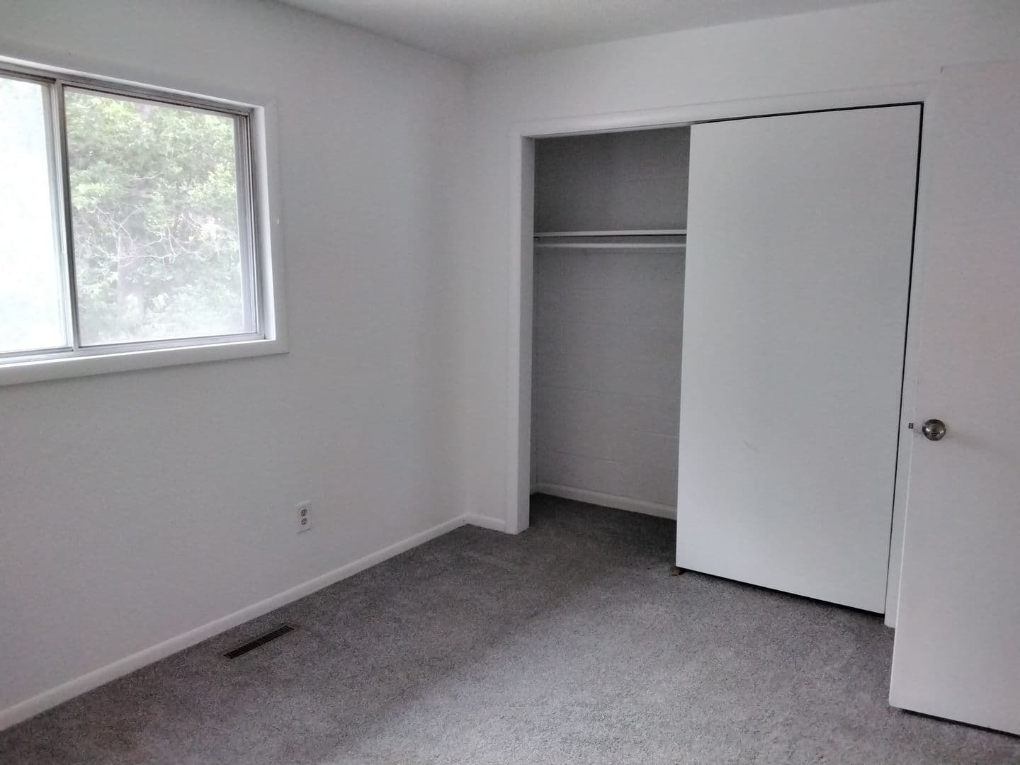 Ottumwa Apartment: 342 E. Park Ave.