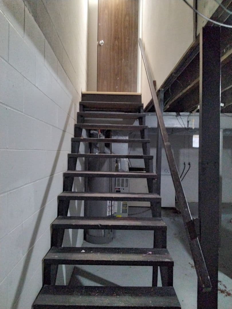 Ottumwa Apartment: 342 E. Park Ave.