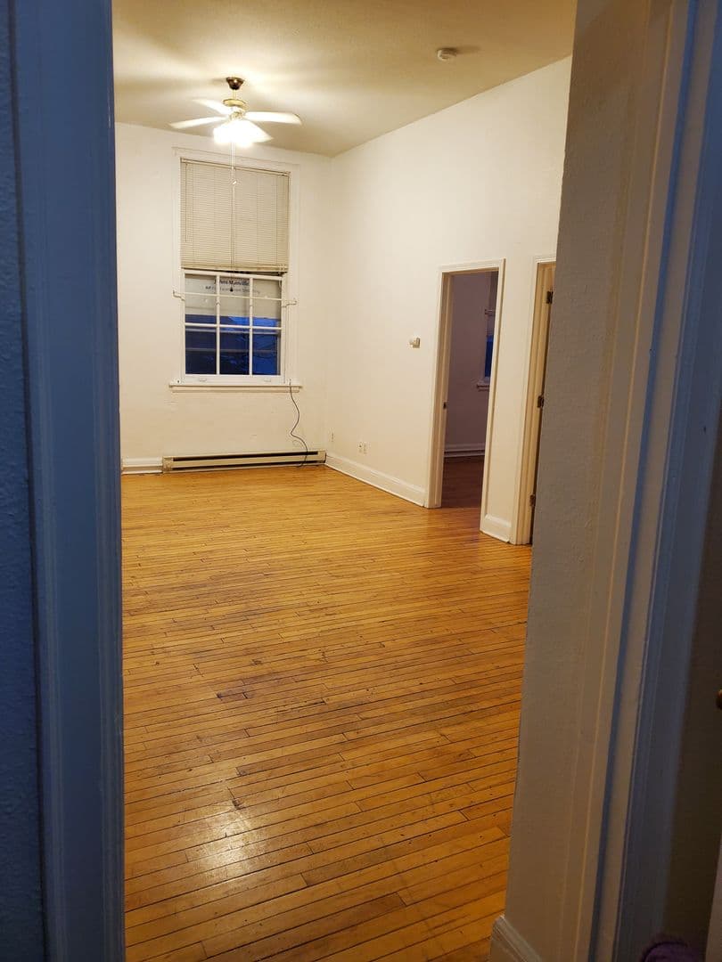 Agency Apartment: 227 W. Wapello St.