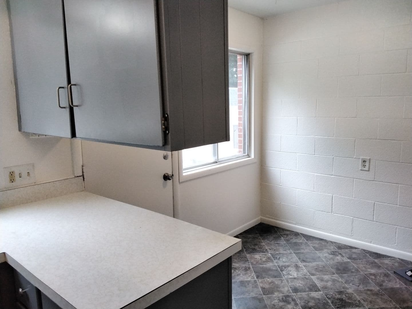 Ottumwa Apartment: 342 E. Park Ave.