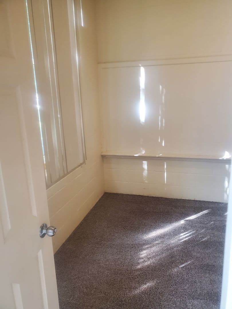 Agency Apartment: 227 W. Wapello St.