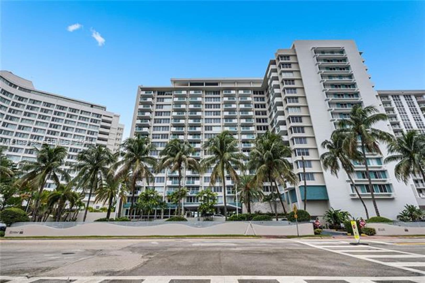 Miami Beach Condo: 1200 West Ave cu-1419