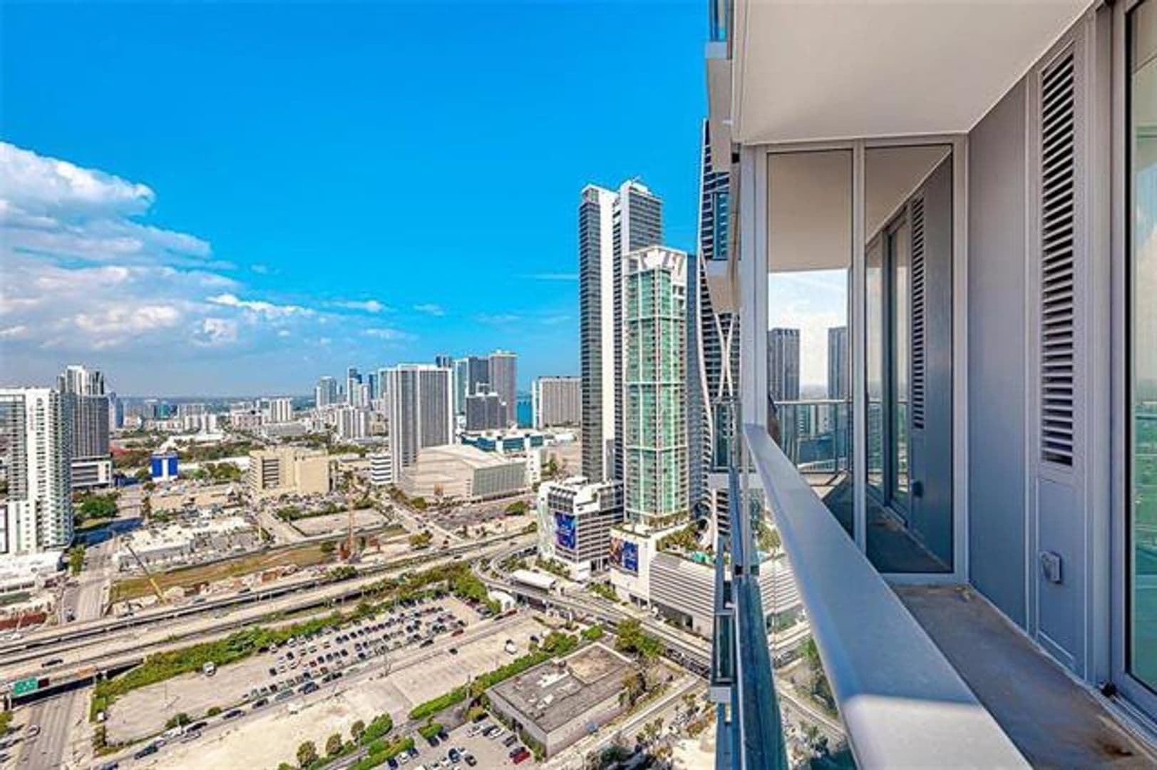 Miami Condo: 851 NE 1st Ave cu-2402