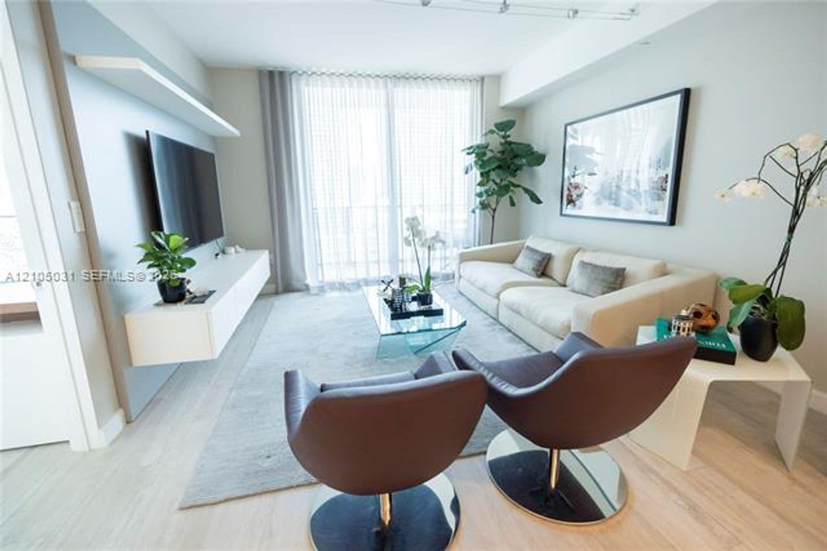 Miami Condo: 45 SW 9th St cu-1705