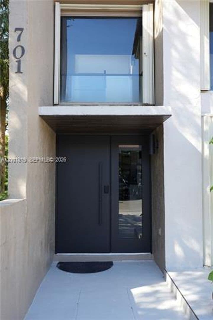 Plantation Townhome: 701 E Coco Plum Cir th 8