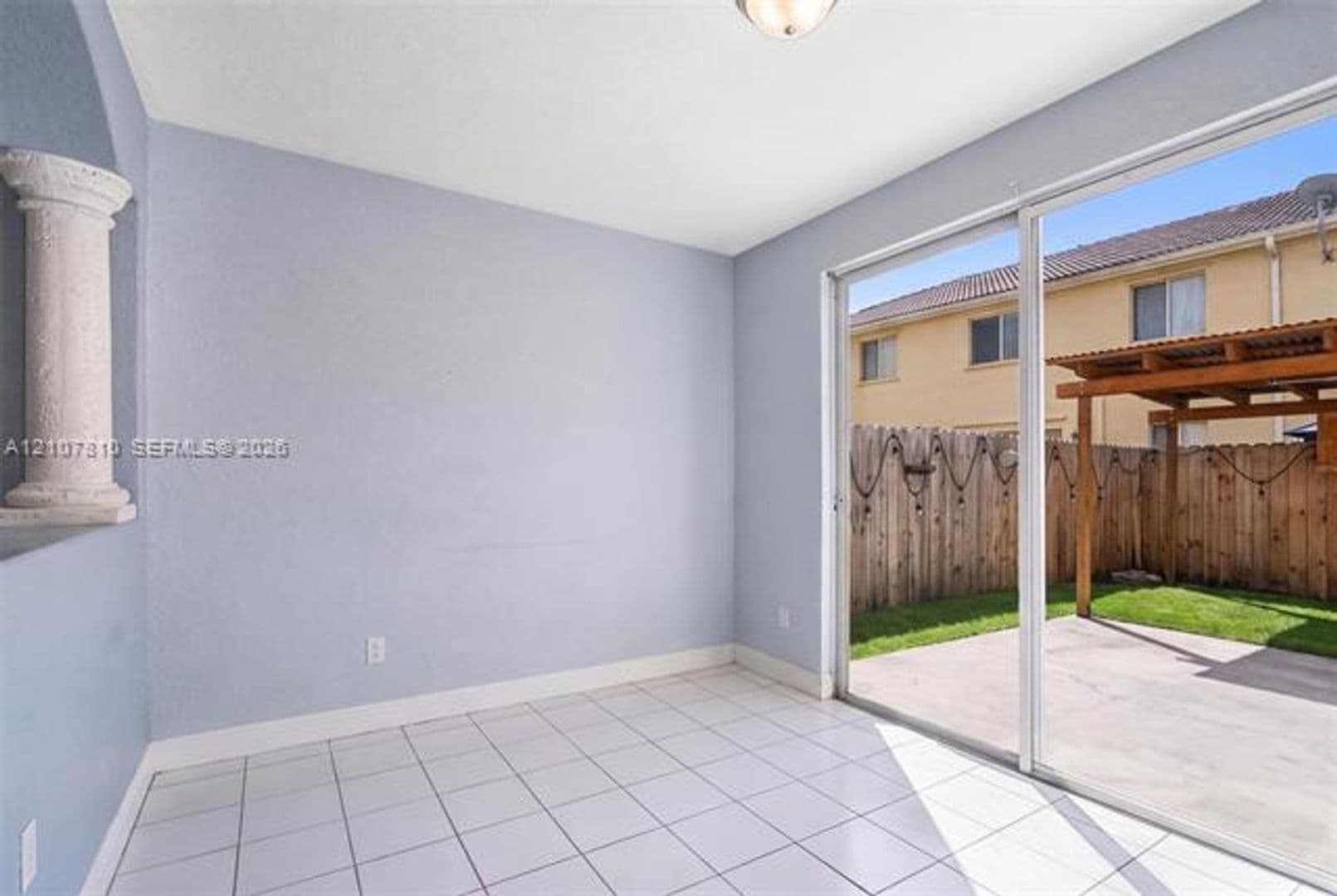 Hialeah Condo: 6940 NW 177th St cu-P105
