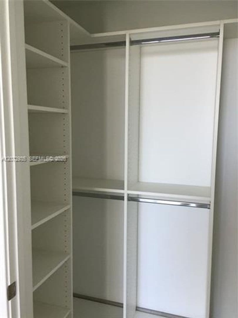 Miami Condo: 68 SE 6th St cu-1207
