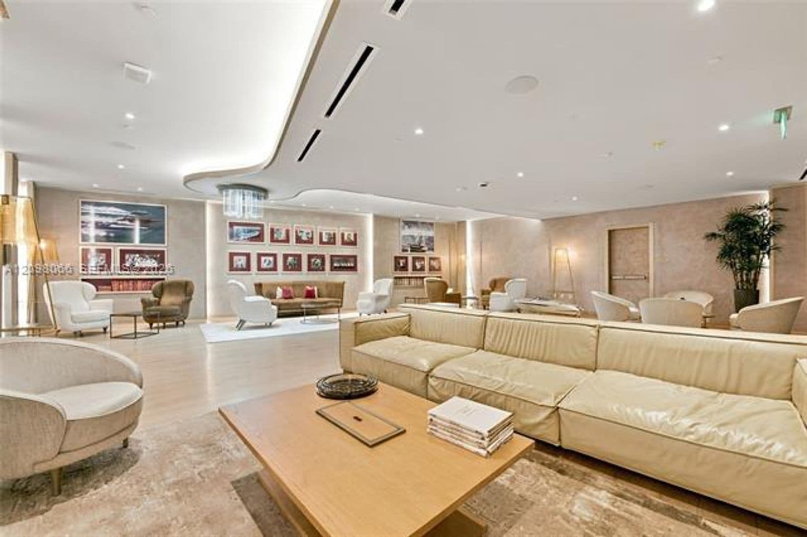 Miami Condo: 1000 Brickell Plz cu-3401