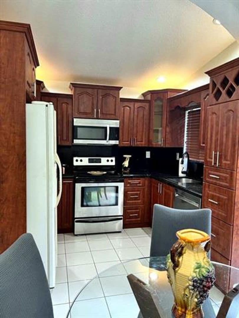 Hialeah House: 6251 NW 199th St # 6251